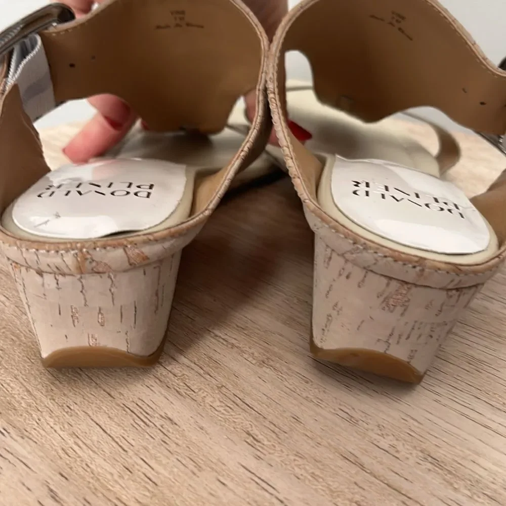 Donald Pliner Vine Wedge Sandals in Tan Sz 7 NWOB
